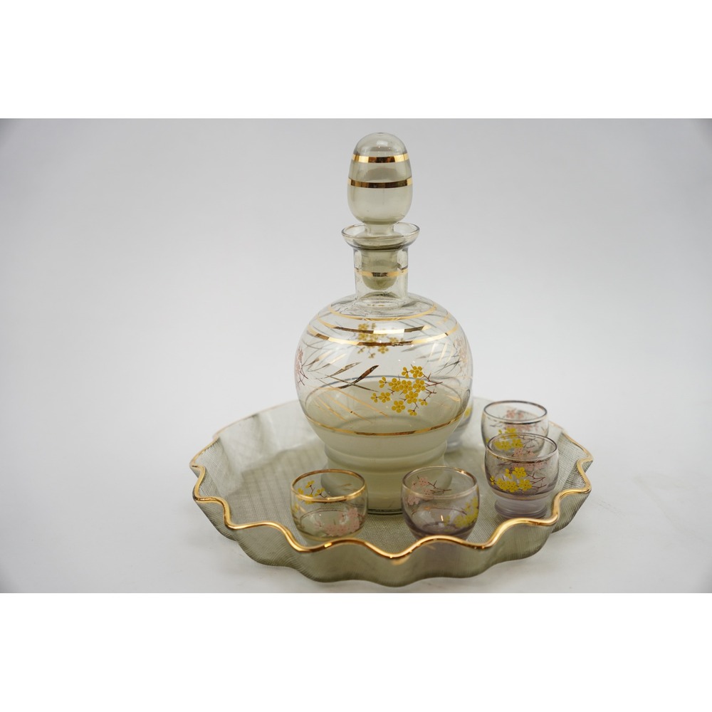 Vintage Hand Blown Glass Decanter with Stopper Gold Gilt‎ Floral Design